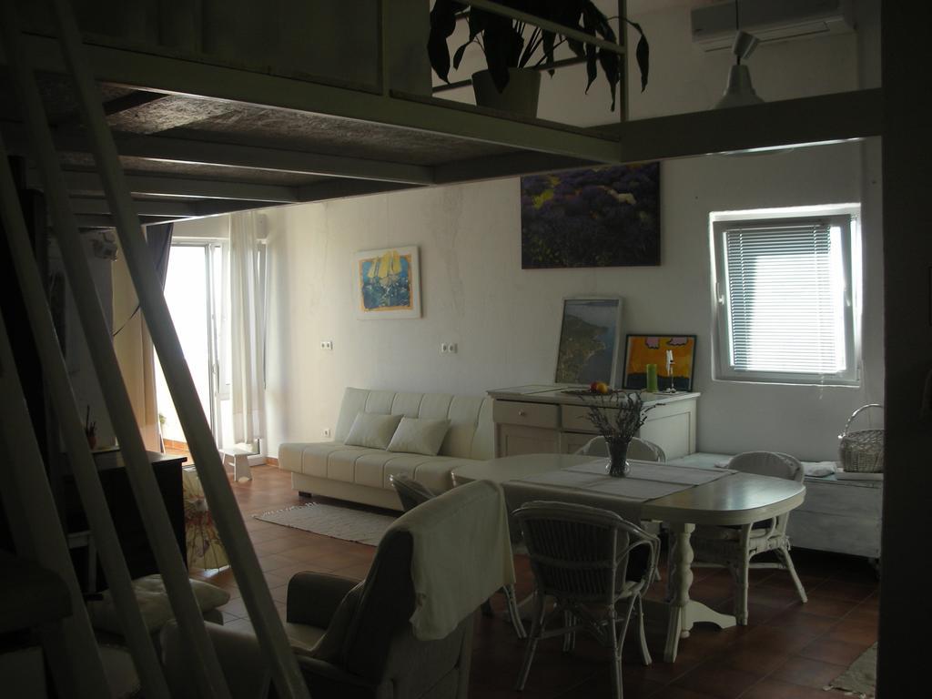 Apartment Croatia Art دراسنيتش الغرفة الصورة