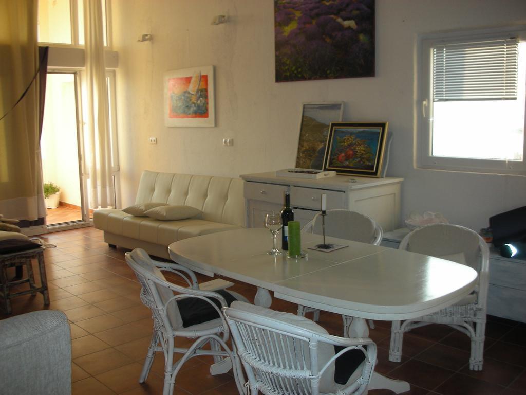 Apartment Croatia Art دراسنيتش الغرفة الصورة